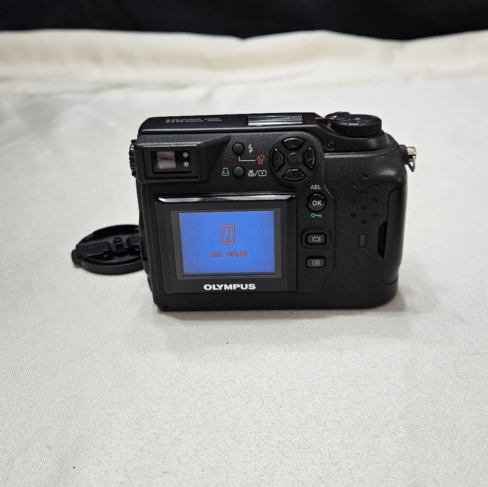 Olympus Camedia C-3040 Zoom Black Digital Camera